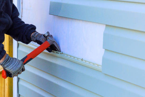 Reliable Emergency Siding Repair contractor in Bolingbrook, IL by Squared Siding